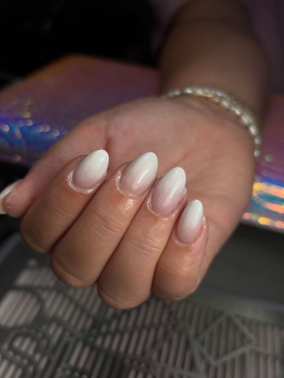 Korte babyboom nagels met zachte overloop